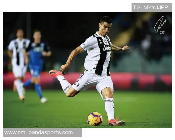 《探索球星通道足球的魅力与竞技精神全面解析》 《探索球星通道足球的魅力与竞技精神全面解析》