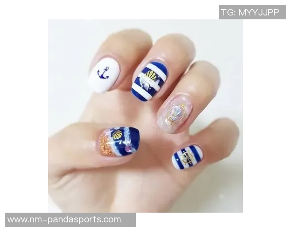 男足球星首次尝试美甲风潮引发关注时尚界新宠揭秘